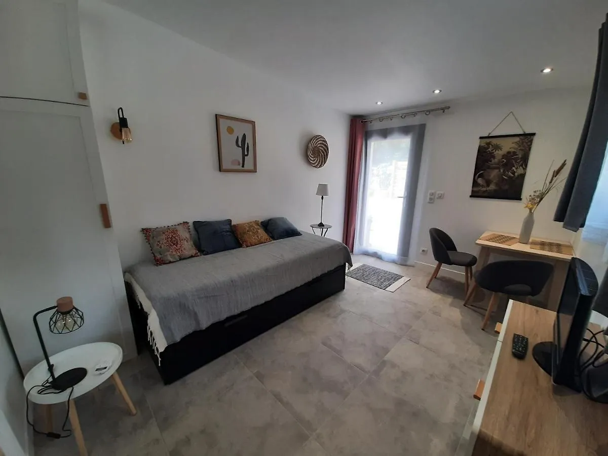 La Coliniere, Joli Studio En Pleine Nature Lägenhet Aix-en-Provence 0*,