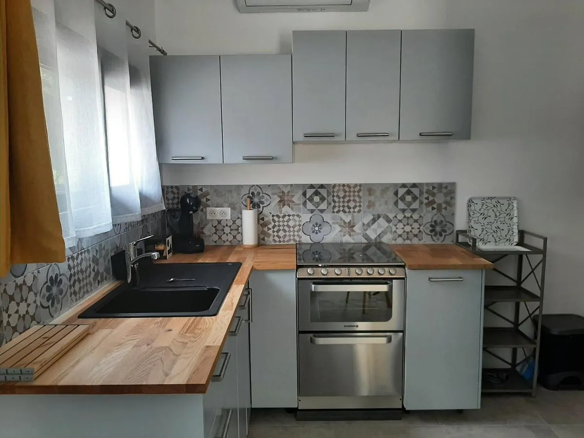 Appartement la Colinière, joli studio en pleine nature à Aix-en-Provence